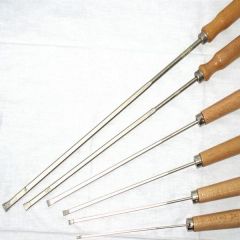 Groove scraper